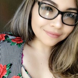 Meet your Posher, Rebeca